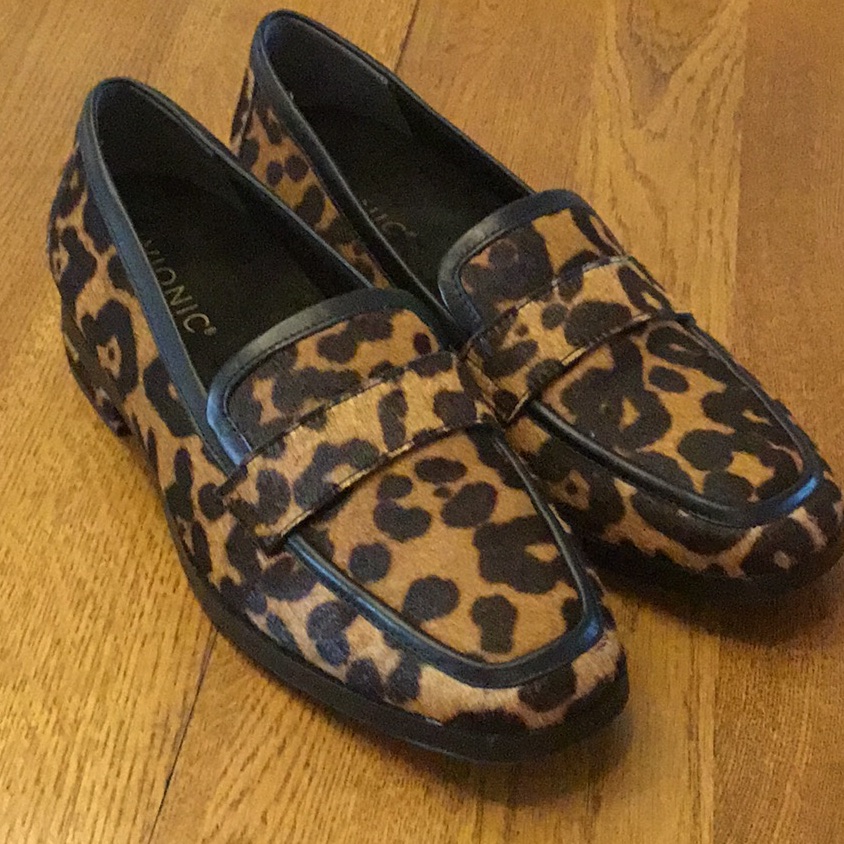 Woman’s Vionic Cow Hair Animal Print Loafer. Size 6.5. Black Trim. Like New!